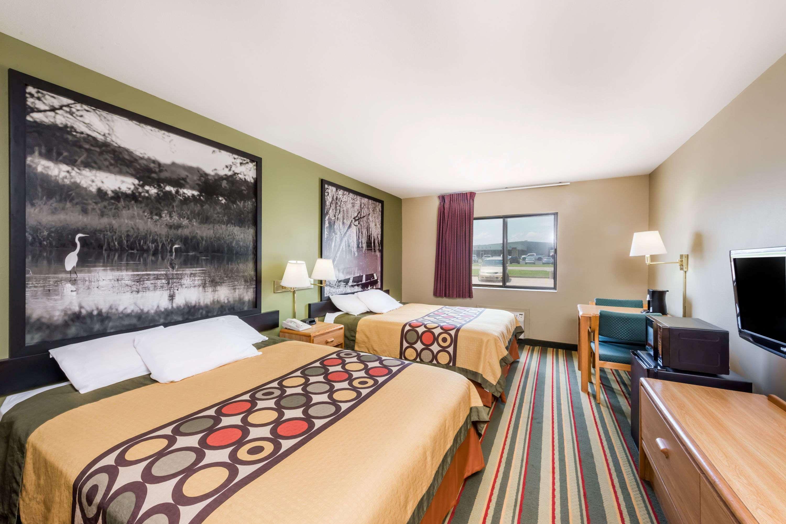 Super 8 By Wyndham Chanute Ngoại thất bức ảnh